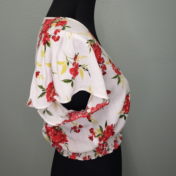 Ambiance Crop Blouse Floral Smocked Hem Size Medium - Picture 5 of 8